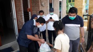 Forum CSR Kesos Sumsel Bagikan 3.000 Sembako ke Warga Terdampak Covid-19