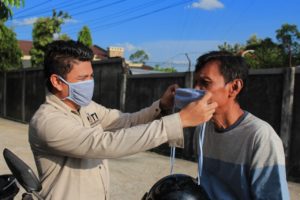 IJTI Sumsel Bagikan 1.500 Masker Kain Kepada Masyarakat Palembang