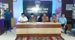 Terima Laporan Tim Satgas Corona, Kholid Imbau Masyarakat Tidak Sembarangan Sebar Berita