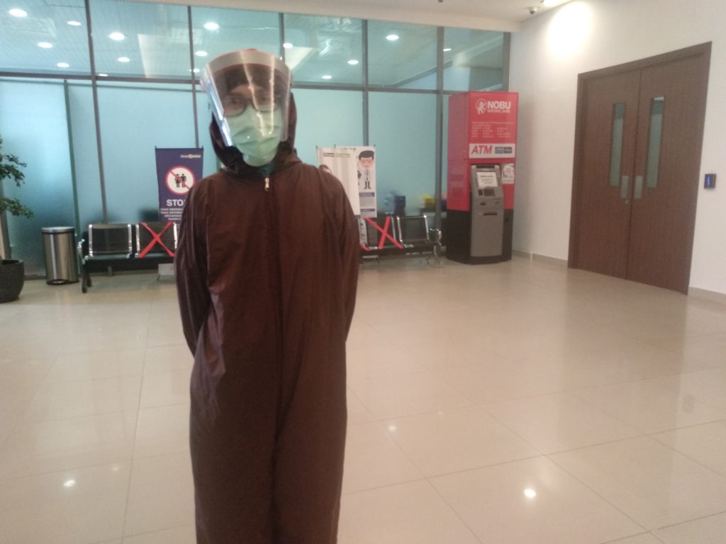 Demi Pasien, Terpaksa Jaga Jarak Dengan Suami Dan Anak