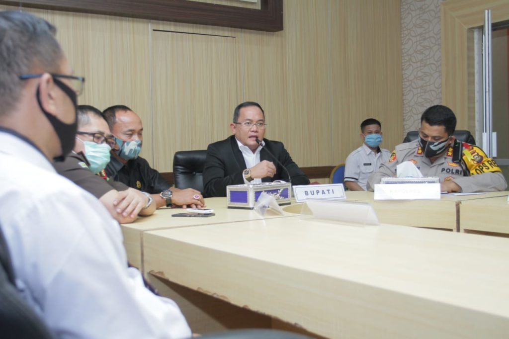 Satuan Gugus Tugas Covid-19 Kemenag – MUI Serukan Sholat Ied Dirumah