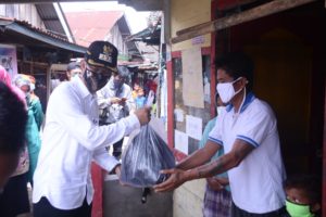 Nurhadi dan Istrinya Sumiati Mendapat Kunjungan Dari Walikota Palembang Saat Isolasi Mandiri