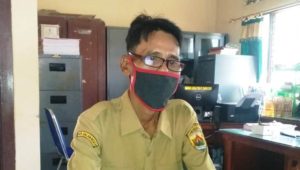Perangkat Desa Yang Urusi Protokol Kesehatan Selama TMMD