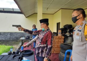 Ramaikan Olahraga Menembak di Muara Enim Juarsah Ikut Lomba