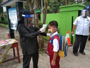 Kompak, Hari Pertama Masuk Sekolah di Muba Patuhi Protokes