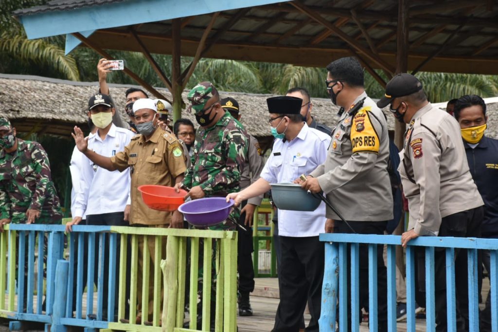 Forkopimda Muba Resmikan Kampung Tangkal Covid-19 di Desa Gajah Mati