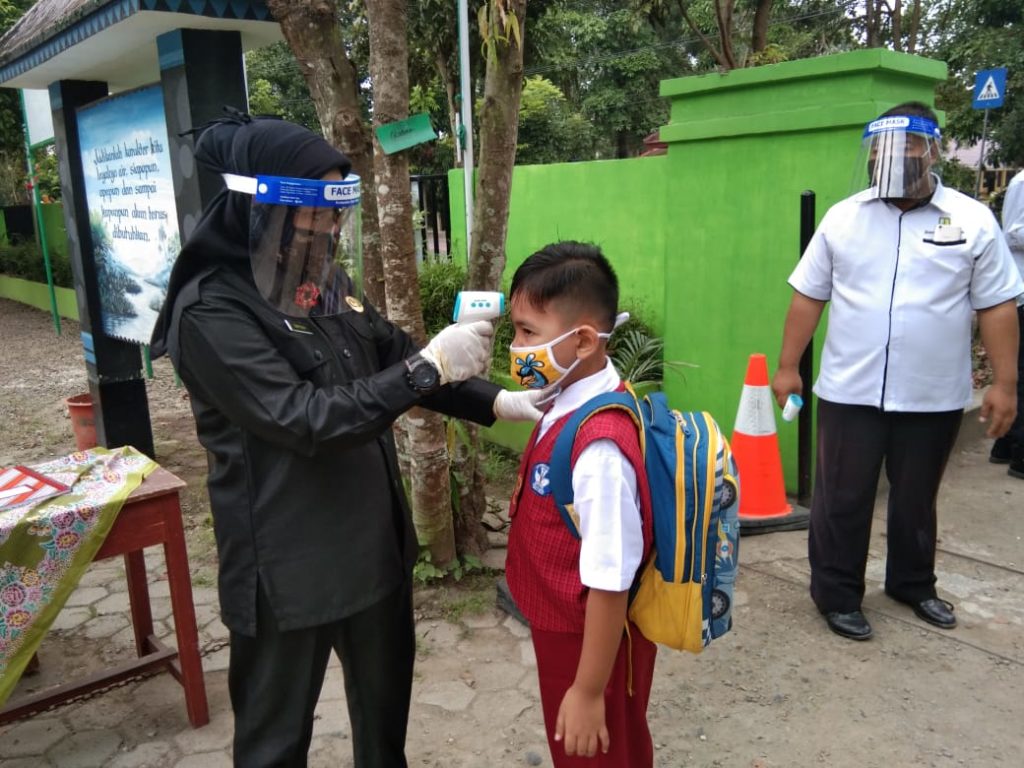 Murid Dan Guru Hari Pertama Masuk Sekolah di Muba Patuhi Protokes