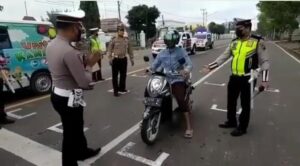 Jaga Jarak Pengendara, Muba Buat Marka Jalan ala MotoGP