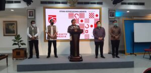 Seskab: Presiden Kendalikan dan Monitor Kebijakan Penanganan Covid-19 serta PEN