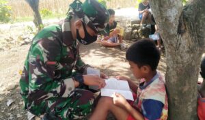 Dorong Gemar Membaca di Lokasi TMMD