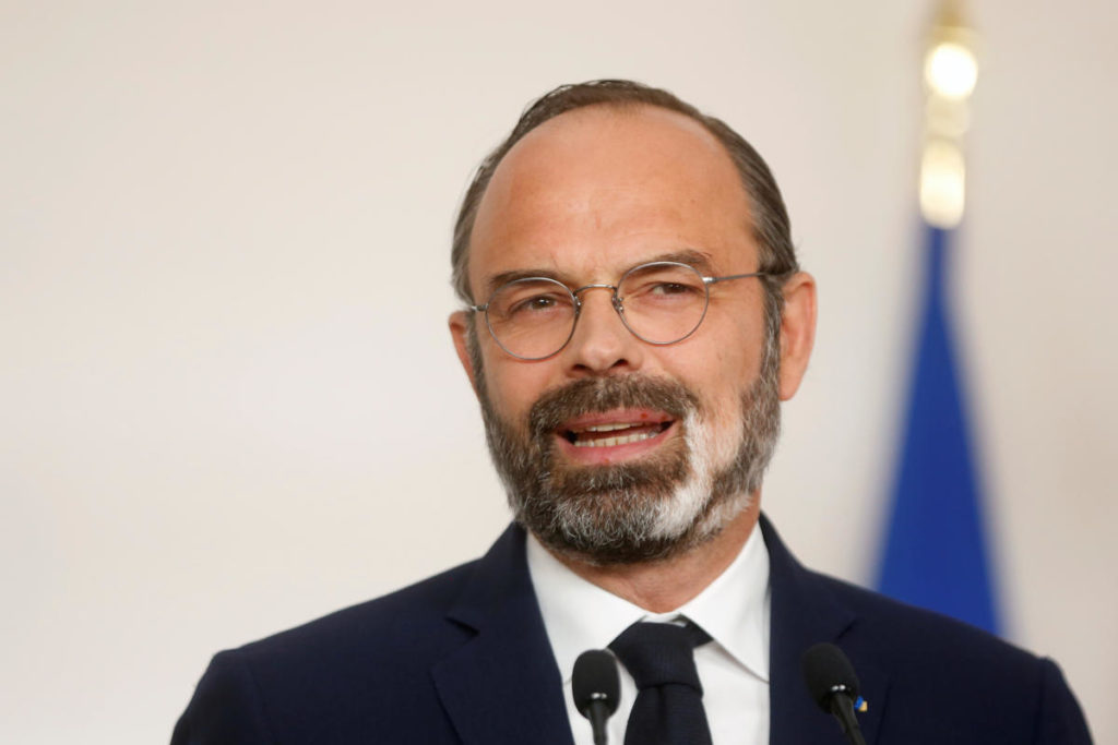 Perdana Menteri Prancis Edouard Philippe,Dan Kabinet Nya Mengundurkan Diri