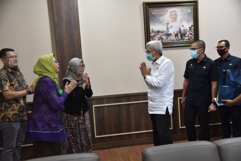 Direktur UT Akui Program Internet Desa “Herman Deru” Bantu Pembelajaran Mahasiswa Hingga Pelosok Desa