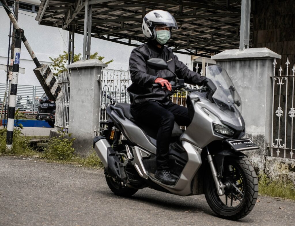 Begini Cara Berkendara Aman Bagi Bikers Dimasa Adaptasi Kebiasaan Baru
