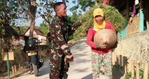 Jalan Dibangun Tentara, Warga Mulai Rasakan Lancarnya Aktivitas