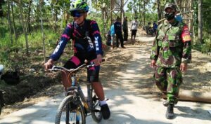Jalan TMMD Tambakselo Dimintai Oleh Kelompok Gowes