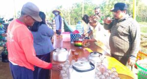 Dukung TMMD, Warga Dirikan Dapur Umum