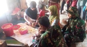 Keterpaduan Mak-Mak dan TNI Terus Menggeliat di Lokasi TMMD Jatiwarno