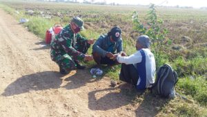 Indahnya Berbagi Makanan di Lokasi TMMD