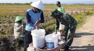 Keakrban Dansatgas Bersama Warga Terlihat Di Pra TMMD Reg Ke-109