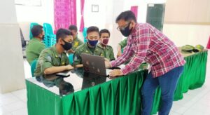 Puluhan Anggota Linmas Ikuti Pelatihan Sistem Administrasi Digital dari Tim Kreatif TMMD Kendal