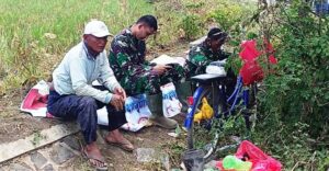 Ini Pesan Dansagat TMMD Kendal Saat Rehat Bersama Warga