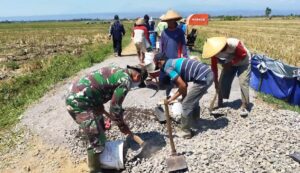 Semangat Satgas TMMD Yang Tak Mengenal Lelah