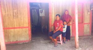 Senyum Bahagia Rumah Akan Direhab TNI