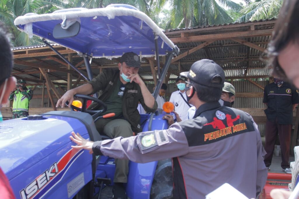 Beni Hernedi Pastikan Pasokan Pupuk Petani Muba Aman