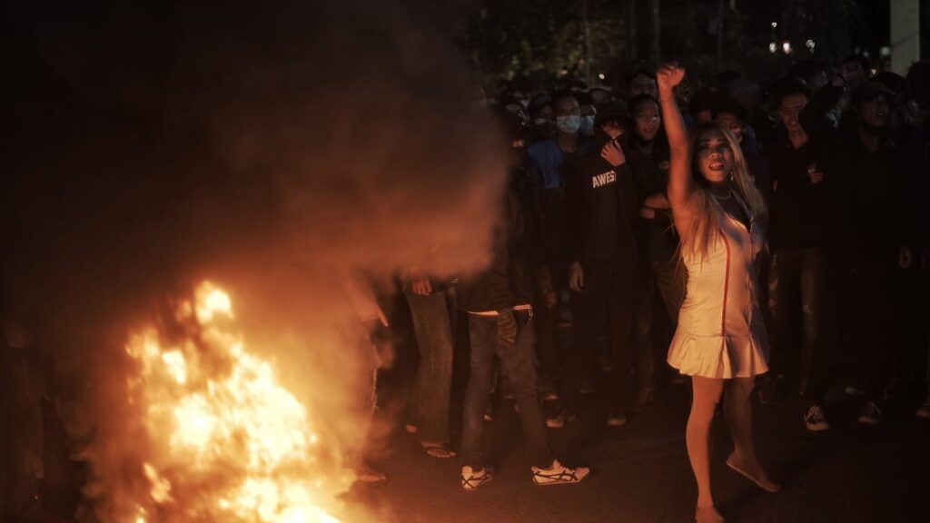 Demo Menolak UU Cipta Kerja di Palembang Berakhir ricuh