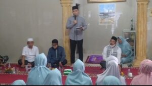 Fitrianti Agustinda Lakukan Safari Pengajian Majelis Taklim Di Musholla Al-Ikhlas Sabokingking