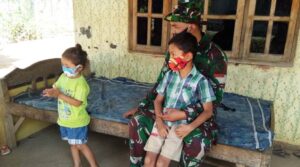 Cita-Cita Ingin Jadi Tentara,Bocah Ini Selalu Dekat Dengan Satgas TMMD