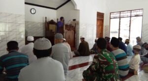 Tingkatkan Keimanan dan Ketaqwaan, Satgas TMMD Laksanakan Sholat Jum’at Bersama Warga