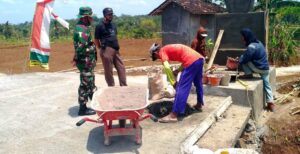 Pembangunan Tugu Prasasti TMMD Karanganyar Terus Dikebut