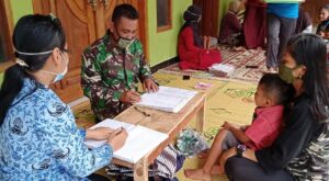 Satgas TMMD Bantu Pendataan Perkembangan Anak di Posyandu