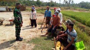 Cegah Covid-19, Satgas TMMD Wajibkan Warga yang Kerja di Lokasi Pakai Masker