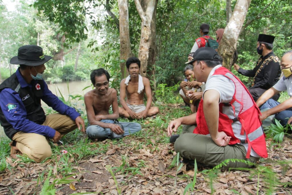 Ekspedisi Aksi Kemanusiaan ala PMI Muba Ke Suku Anak Dalam