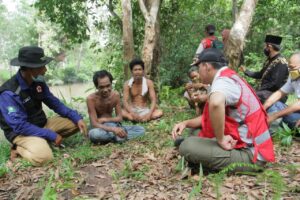 Ekspedisi Aksi Kemanusiaan ala PMI Muba Ke Suku Anak Dalam