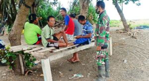 Satgas TMMD Selalu Ingatkan Warga Disiplin Bermasker