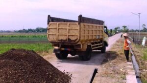 Menjadi Kenangan, H-1 Penutupan Material Terus Didatangkan di Lokasi TMMD