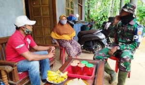 Saat Komsos, Satgas TMMD Himbau Orang Tua Jaga Anaknya dari Bahaya Narkoba