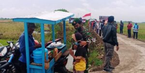 Berkah Buat Penjual Es Dawet Keliling di Penutupan TMMD