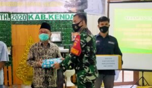 Di Sela Penutupan TMMD, Dandim Berikan Bantuan Perlengkapan Ibadah