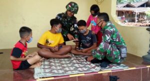 Anak-Anak Jatiwarno, Minta Nomer Hp Anggota Satgas TMMD