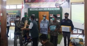 Kaki Palsu 4 Untuk Warga Kendal Saat Penutupan TMMD