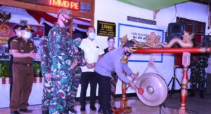 Bunyi Gong Tandai Penutupan TMMD Reguler 109 Di Desa Jatiwarno