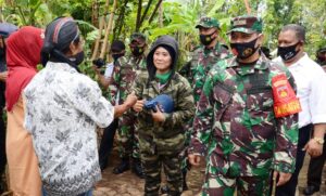 Tuan Rumah Penerima RTLH Sambut Hangat Kasrem 074/Warastratama dan Rombongan