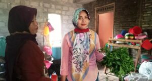 Ibu di Jatiwarno Merindukan Siapkan Masakan untuk Satgas TMMD