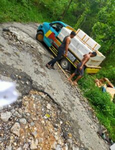 Warga Muara Enim Keluhkan Akses Jalan Yang Kian Parah