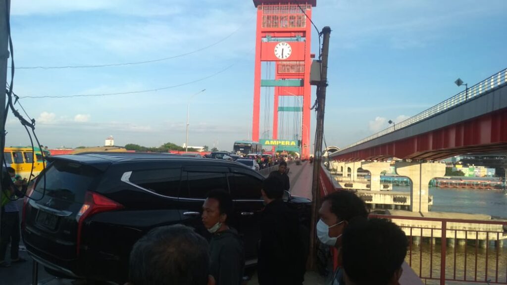 Breaking News : Tabrakan Beruntun di Ampera Sebabkan Kemacetan