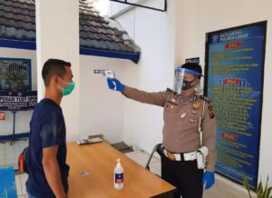 Buat SIM, Satlantas Lahat Tetap Ingatkan Warga Pentingnya Protokol Kesehatan Dengan Cara 3M 